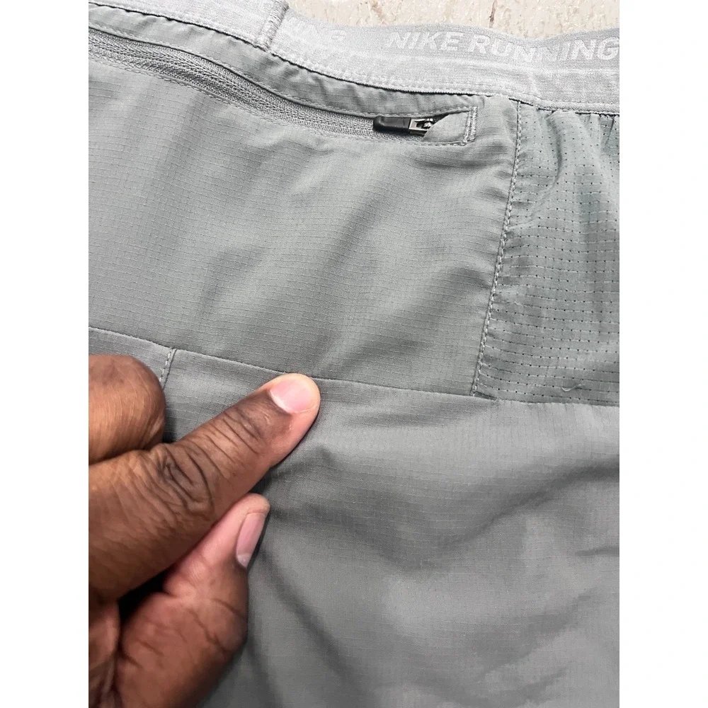 Nike Dri-Fit Stride Running Shorts Mens Medium Gray Drawstring Waist Activewear